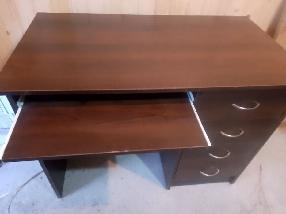 Продам стіл комп'ютерний