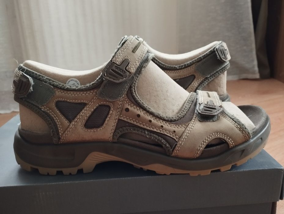 Ecco сандалі 44р