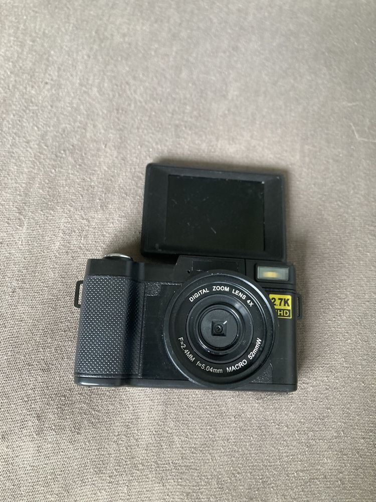 Digital camera aparat 2.7K