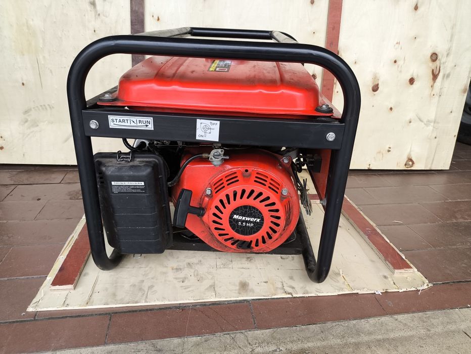 Gerador a Gasolina Maxwerx 5.5 HP (2.0 kW) - Pouquíssimo Uso e Revisão