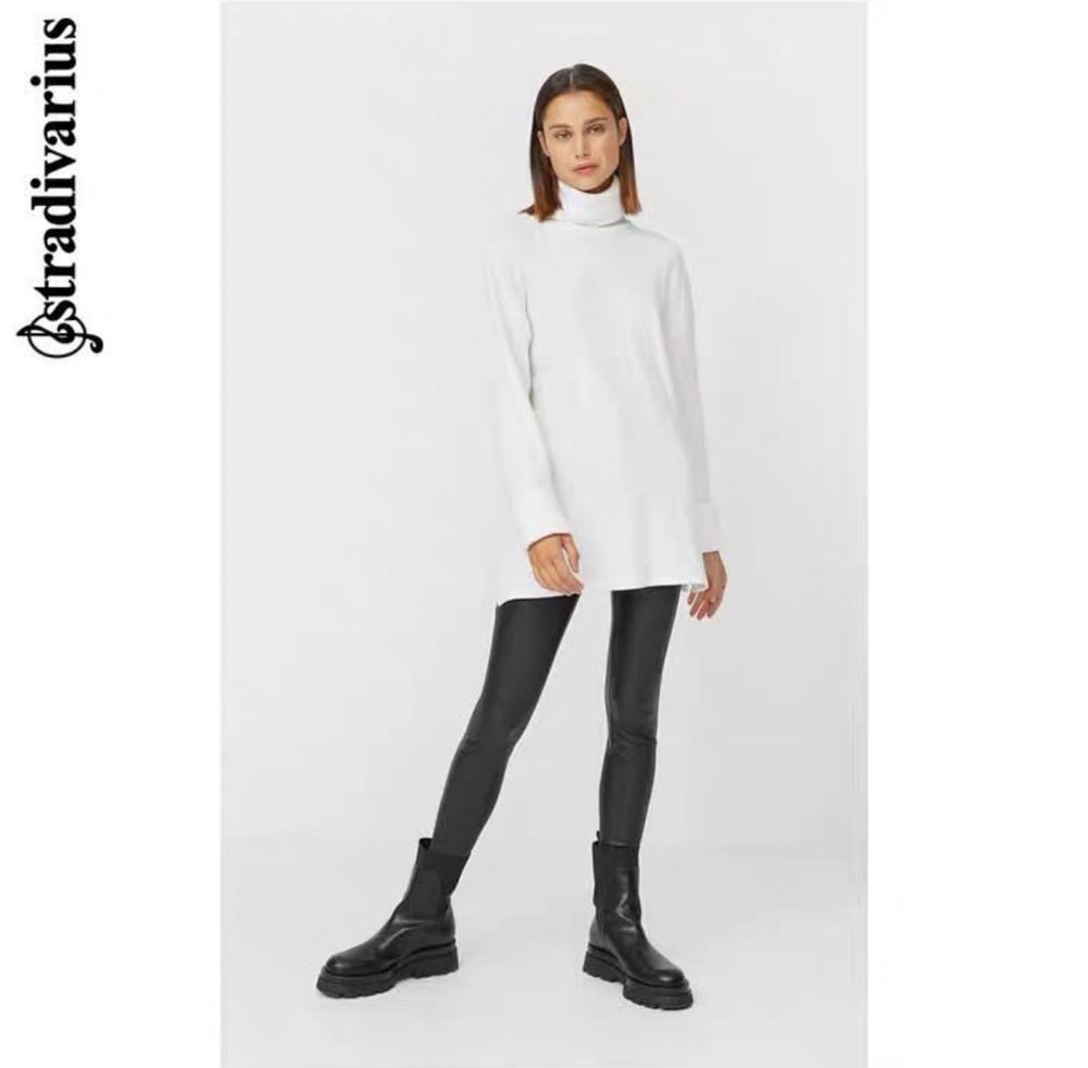 Светр гольф білий stradivarius