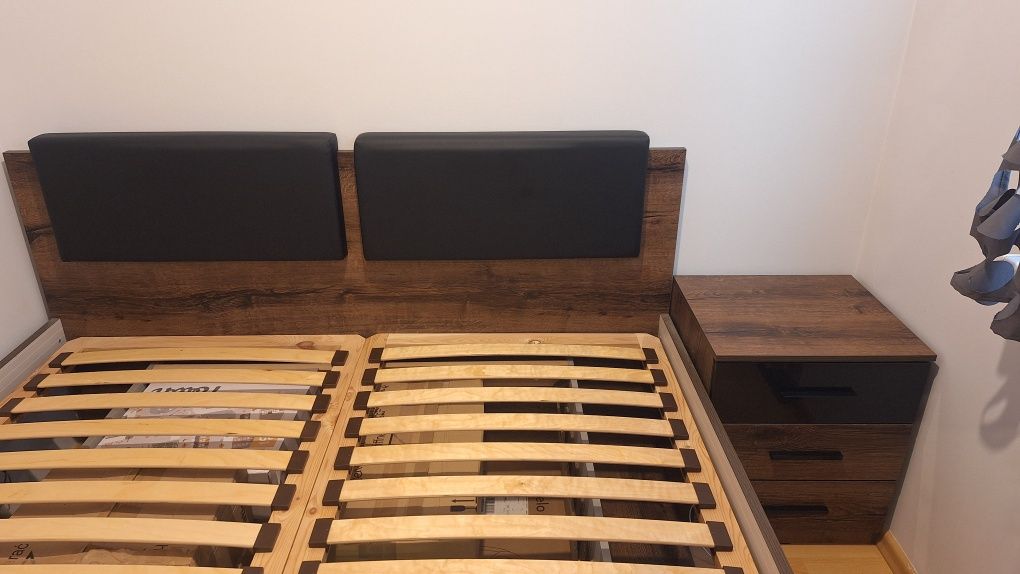 Zestaw mebli do sypialni – łóżko 160x200, stelaż, szafka nocna