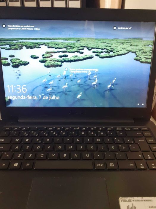 Portátil Asus Compacto e leve