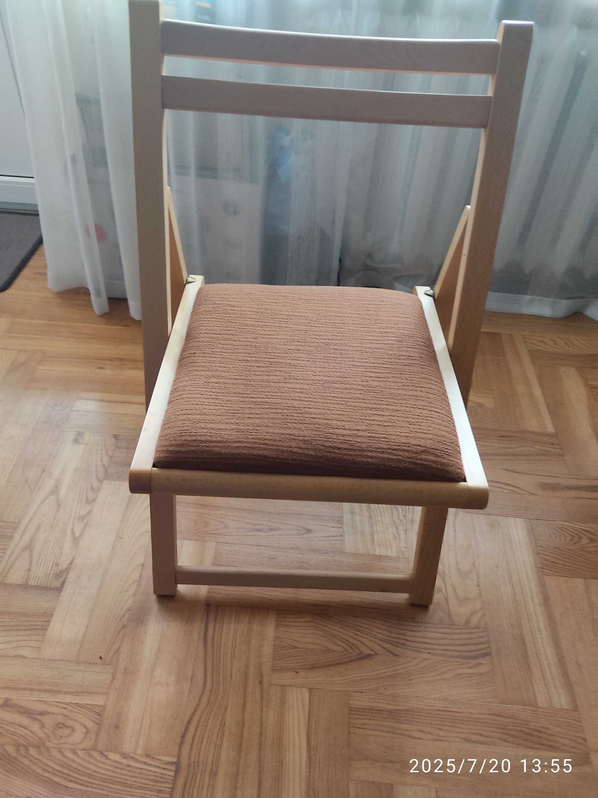 krzesła drewniane składane konferencyjne