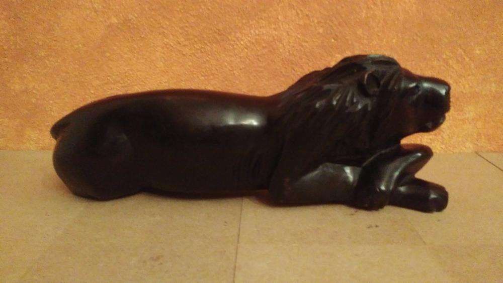 Leão em Pau Preto-Arte Africana