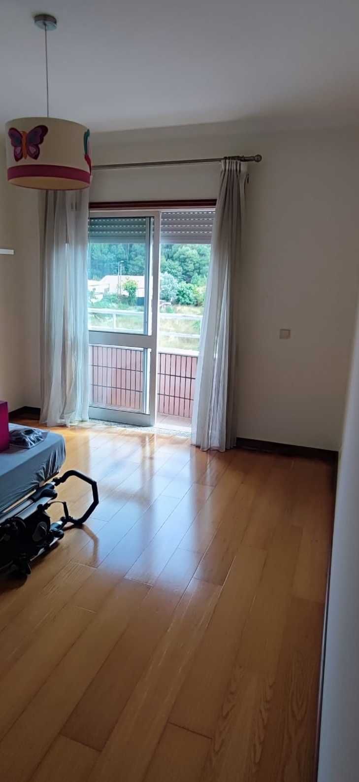 Apartamento T3+1 para alugar - Nogueira da Regedoura - Sta. Mª Feira