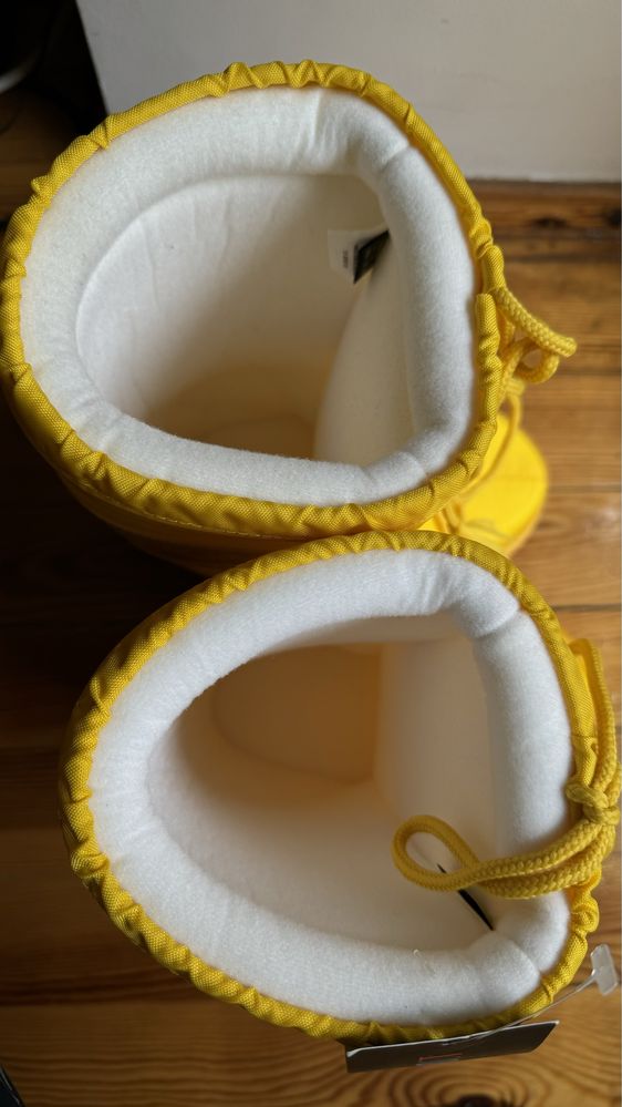 Moon Boot żółte