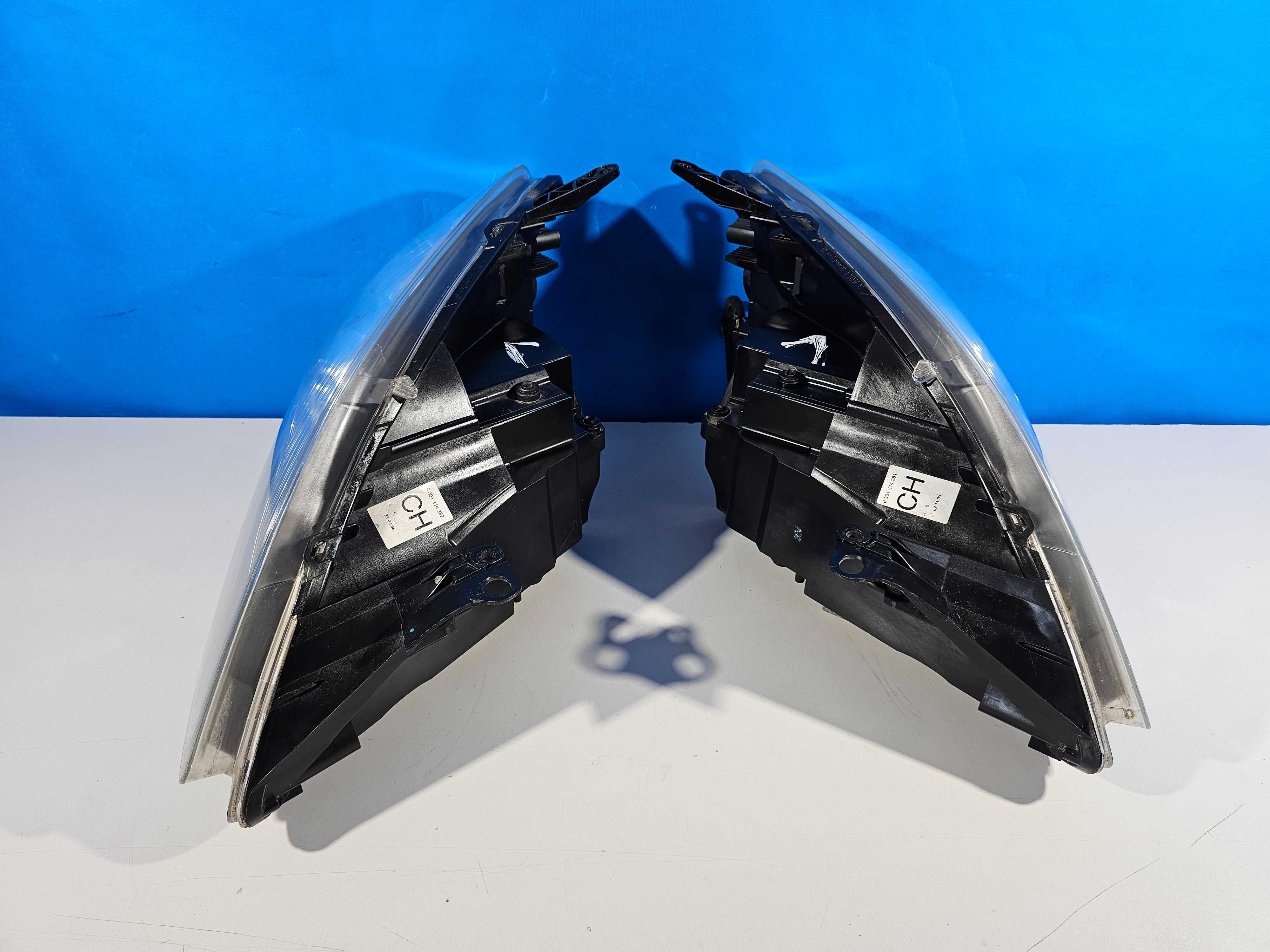 Opel Zafira B Lampy Przód Przednie Bi-Xenon Skrętny Skrętne Lewa+Prawa