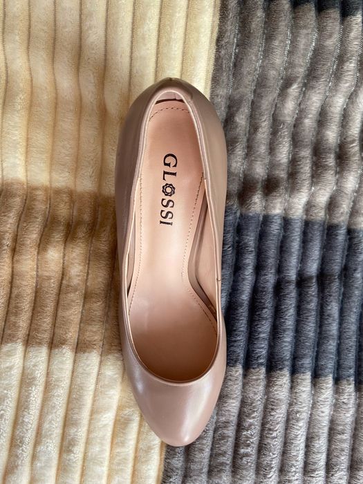 Туфлі на підборах