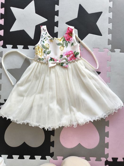 Piękna sukienka dla dziewczynki ,stan idealny