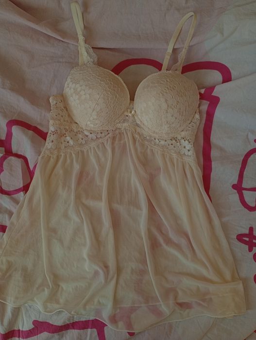 Бежева ніжна ночнушка