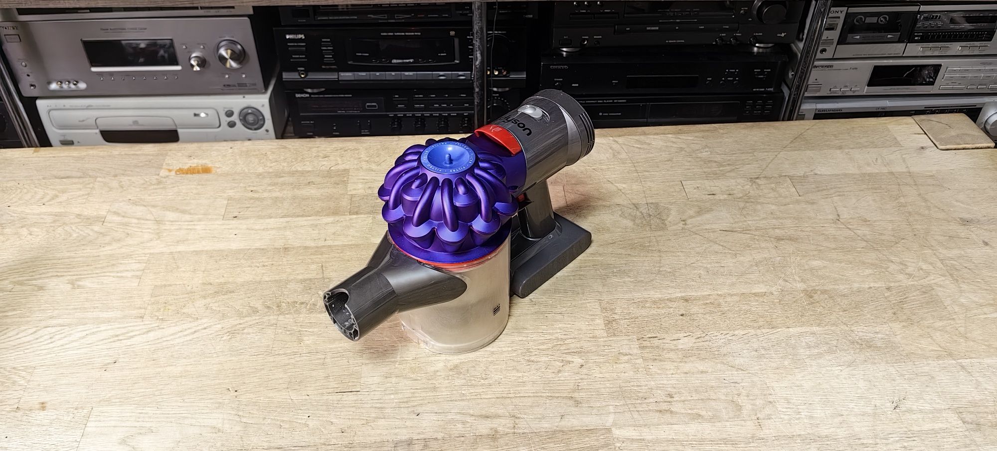 Бездротовий пилосмок Dyson V7