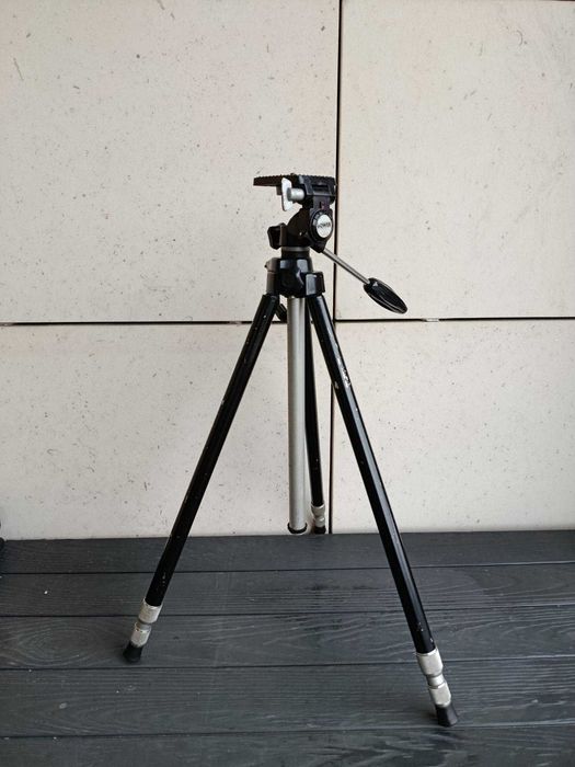 Tripé Universal, usado em bom estado.