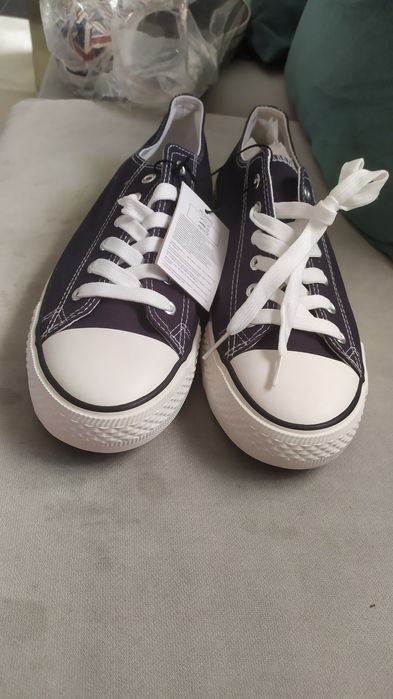 Tênis novos tamanho 42