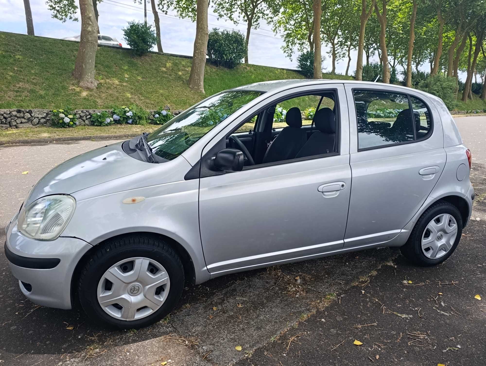 Toyota yaris 1.0 2003 só 89 mil klm
