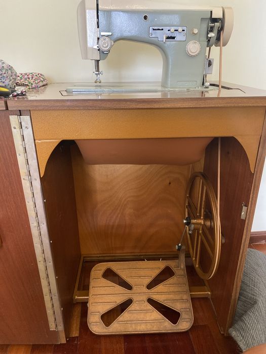 Maquina de costura Oliva
