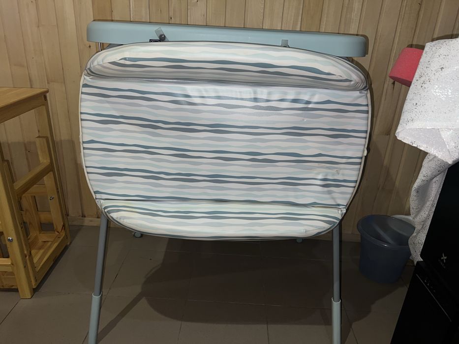 Продаю ваночку для купання зі столиком для сповивання Chicco