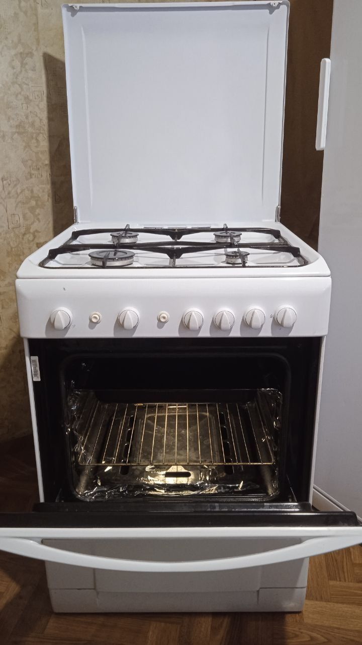 ПРОДАМ  газовую плиту INDESIT в хорошем состоянии