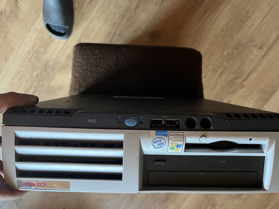 Sprzedam komputer Compaq EVo D510 SSF pentium  4 2000 MHz 1024 MB ram