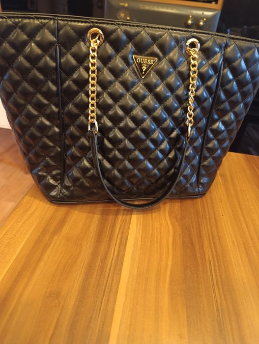 Torebka damska czarna Guess