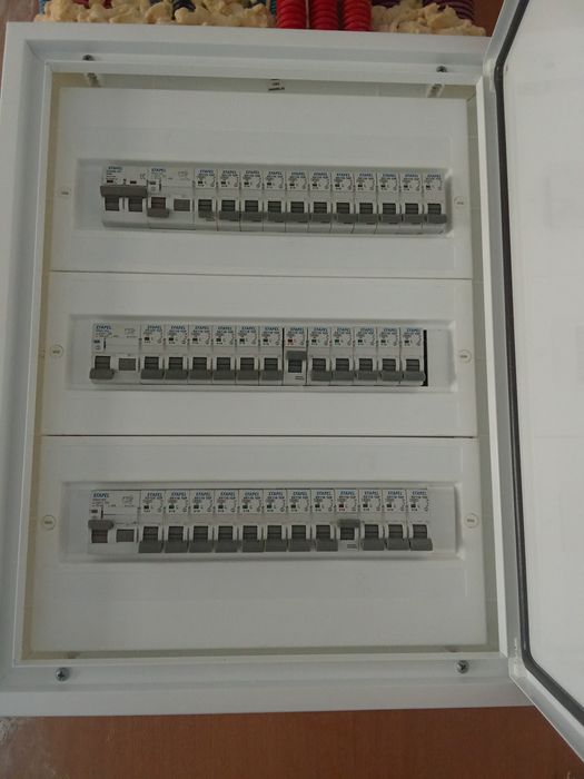 Eletricista Certificado Pela DGEG