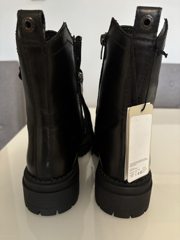 Czarne skórzane buty