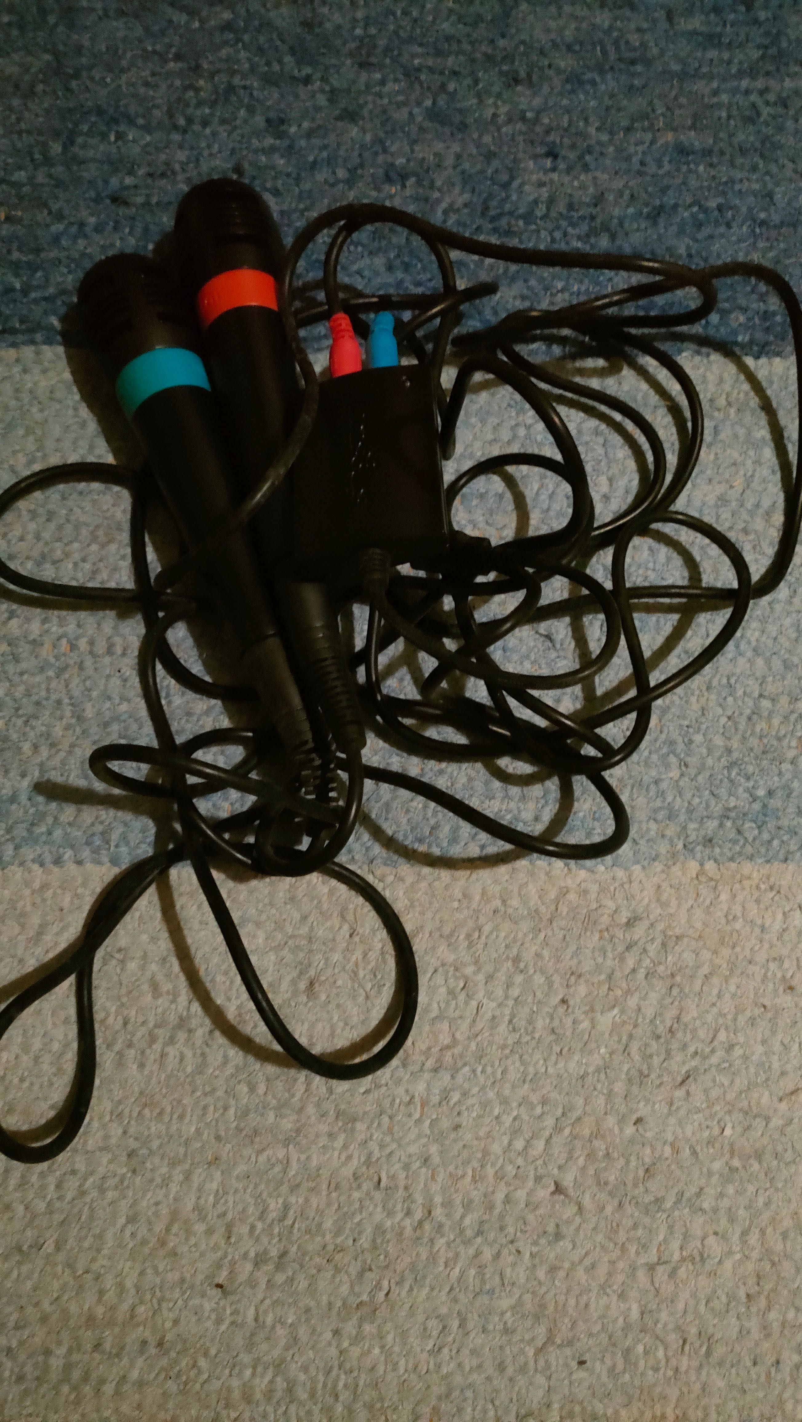 Pack SingStar PS2 — 4 jogos + 2 microfones USB