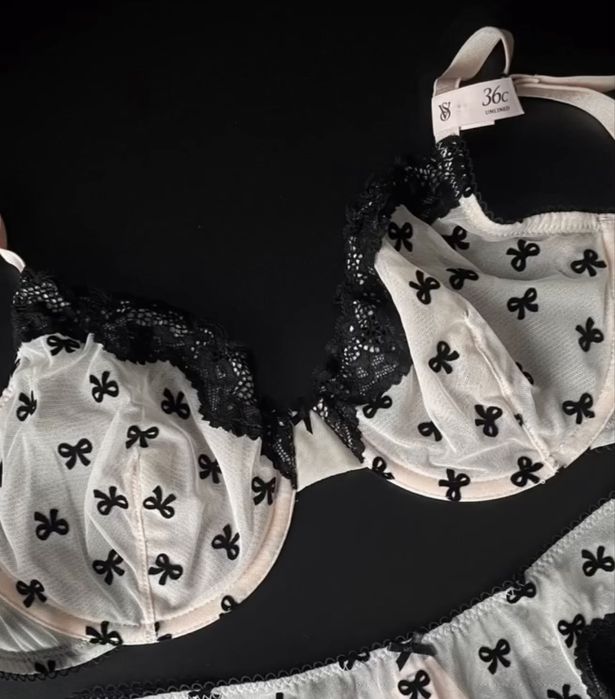 Комплект білизни Victoria’s Secret