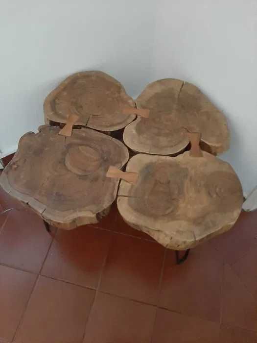 Mesa de Centro em madeira teca e pé em ferro