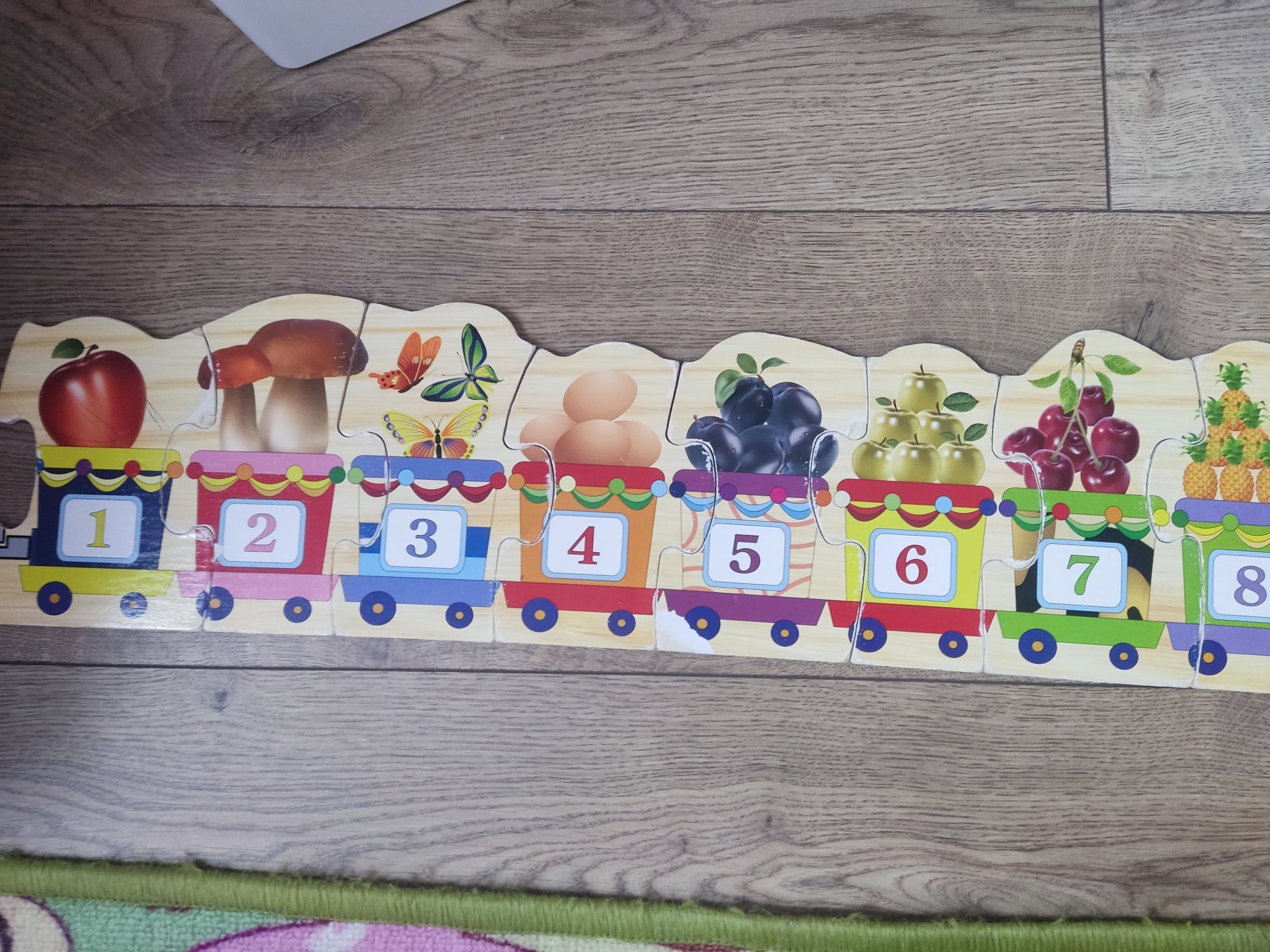 Drewniane puzzle pociąg