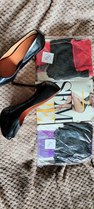 Pończochy plus buty