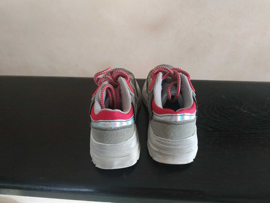 Продам дитяче взуття, 26 розмір