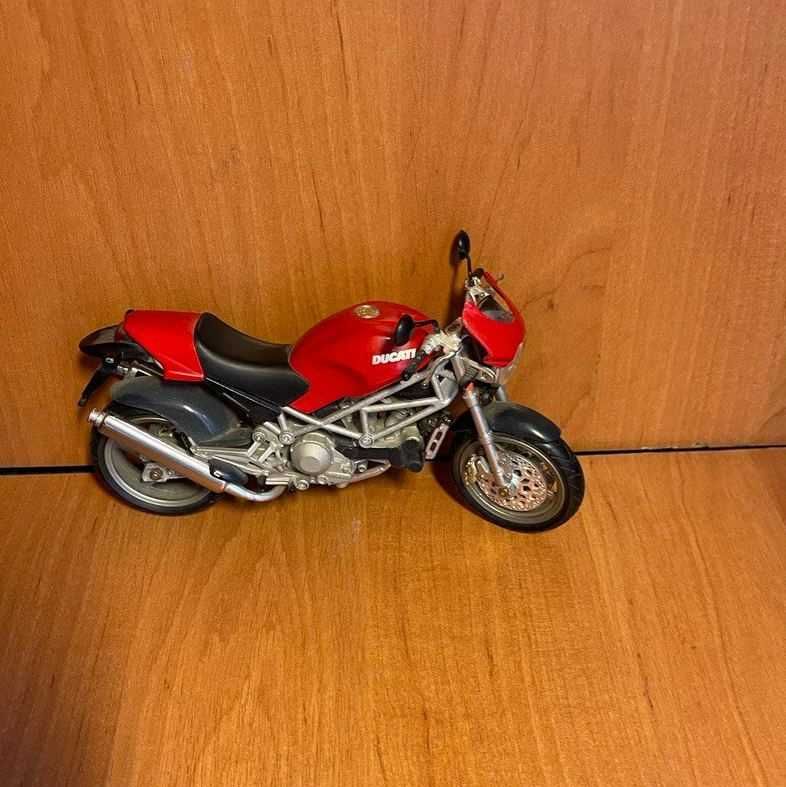 Моделька Ducati Monster S4 1/24 Maisto