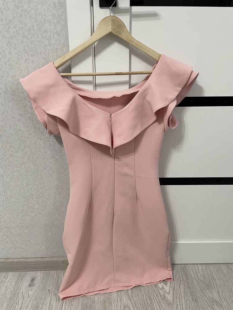 Святкова ніжно-рожева сукня (заміри на фото)