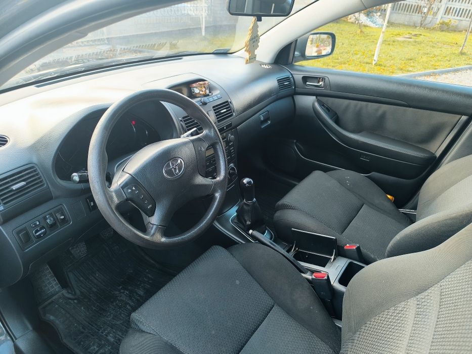 Toyota Avensis 2005 rok 1.8 benzyna Polski salon