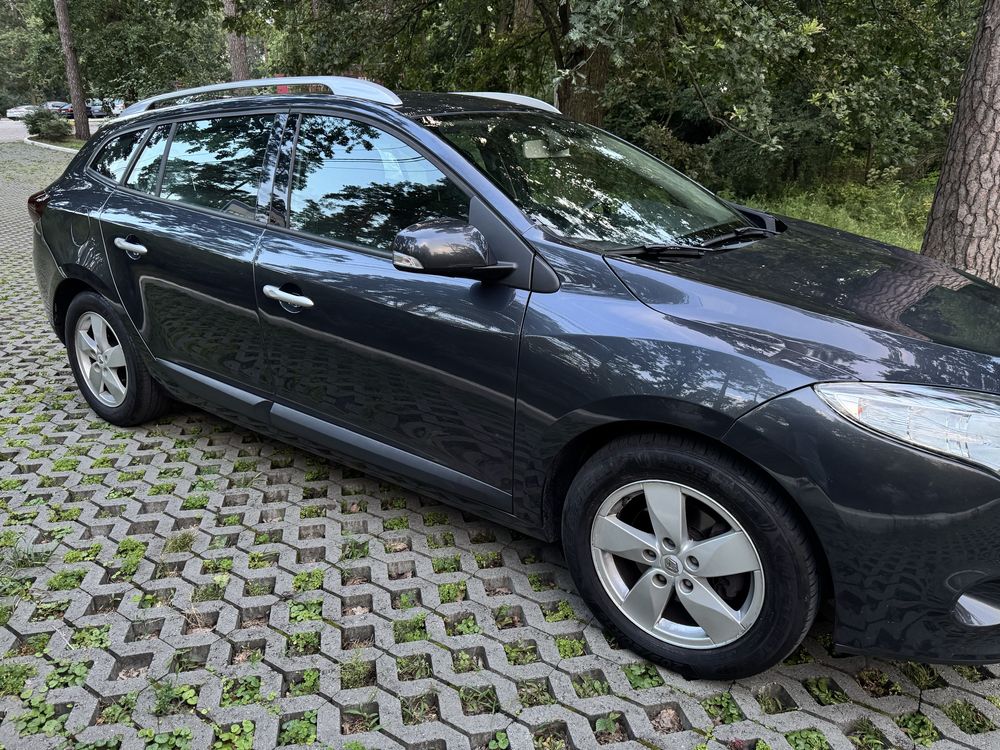 Renault Megan 1.6 бензин