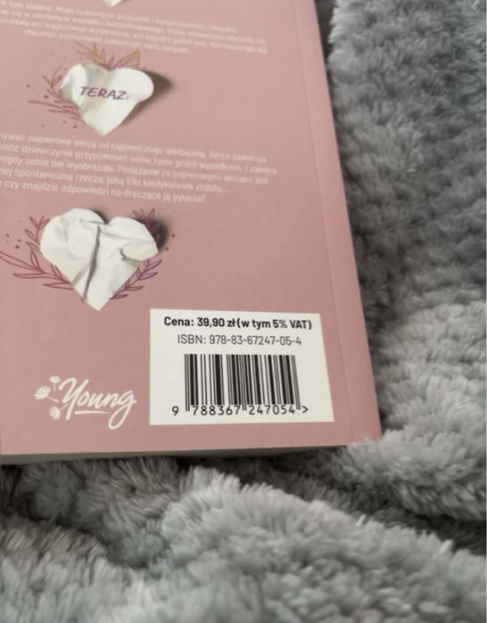 książka „11 papierowych serc” Kalsey Hartwell