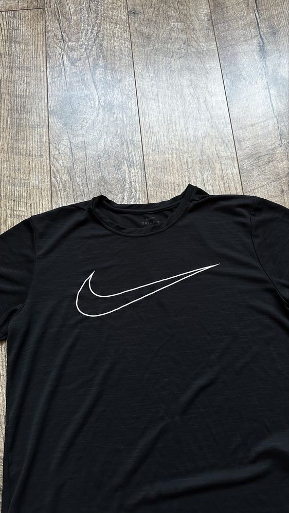 Nike Swoosh NSW Pro Combat мужская спортивная футболка с логотипом