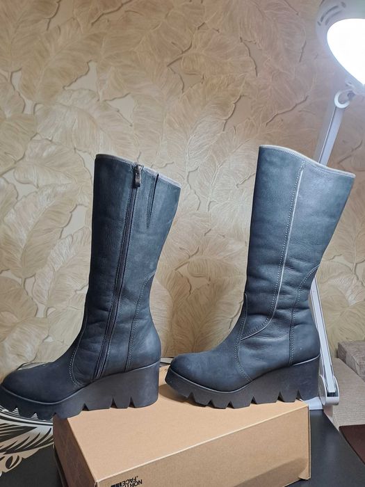Чоботи шкіряні жіночі