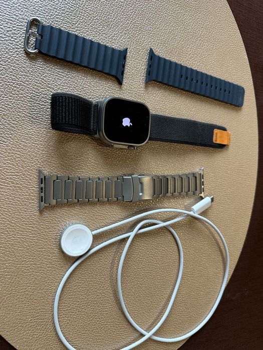 Apple Watch Ultra 49 mm GPS + Cellular + 3 paski. Stan jak nowy.