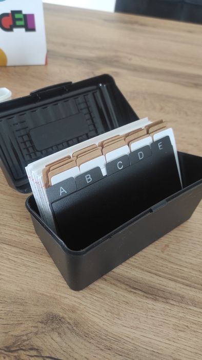 Pudełka do przechowywania adresówek