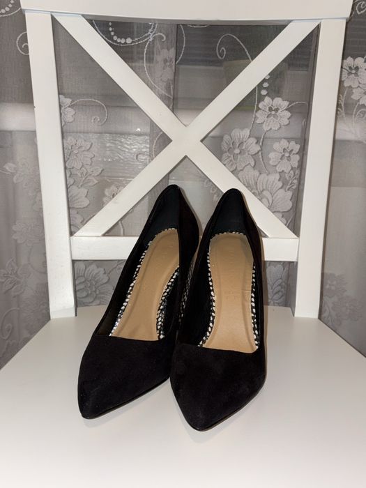Жіночі туфлі замша чорні