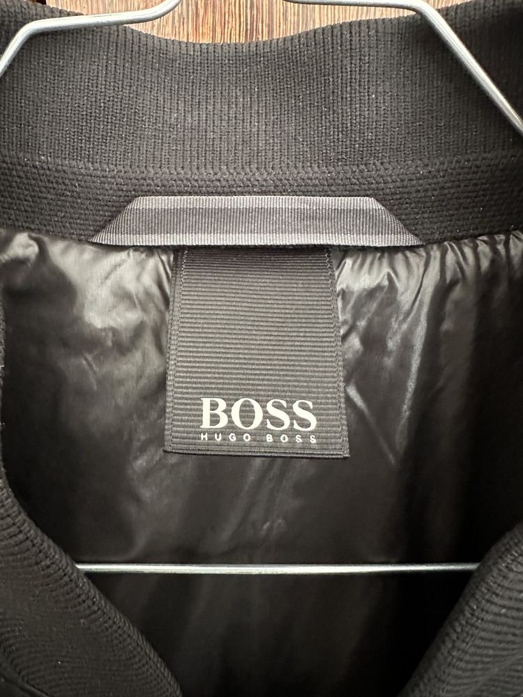 Bomber Hugo Boss em pele (lamb leather)