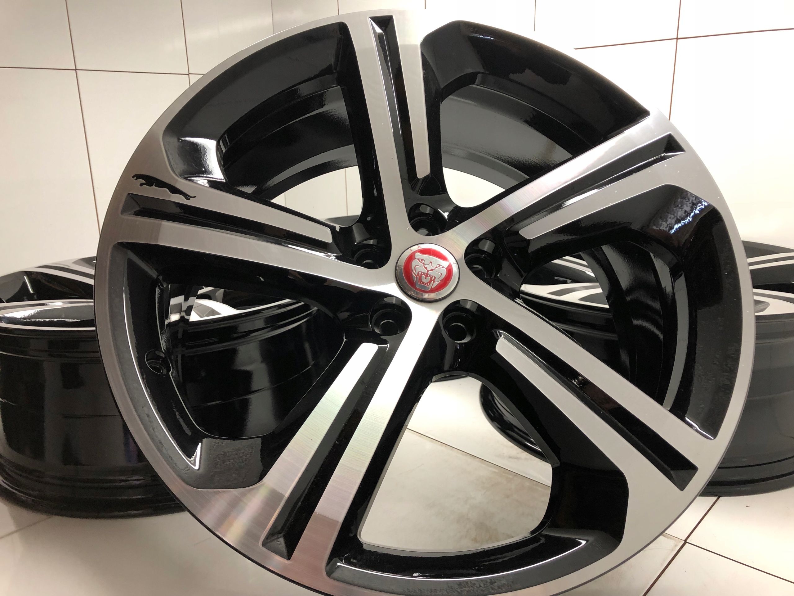 Felgi 19 Jaguar xj xk xf r Design 8 ET45 Oem jak Nowe