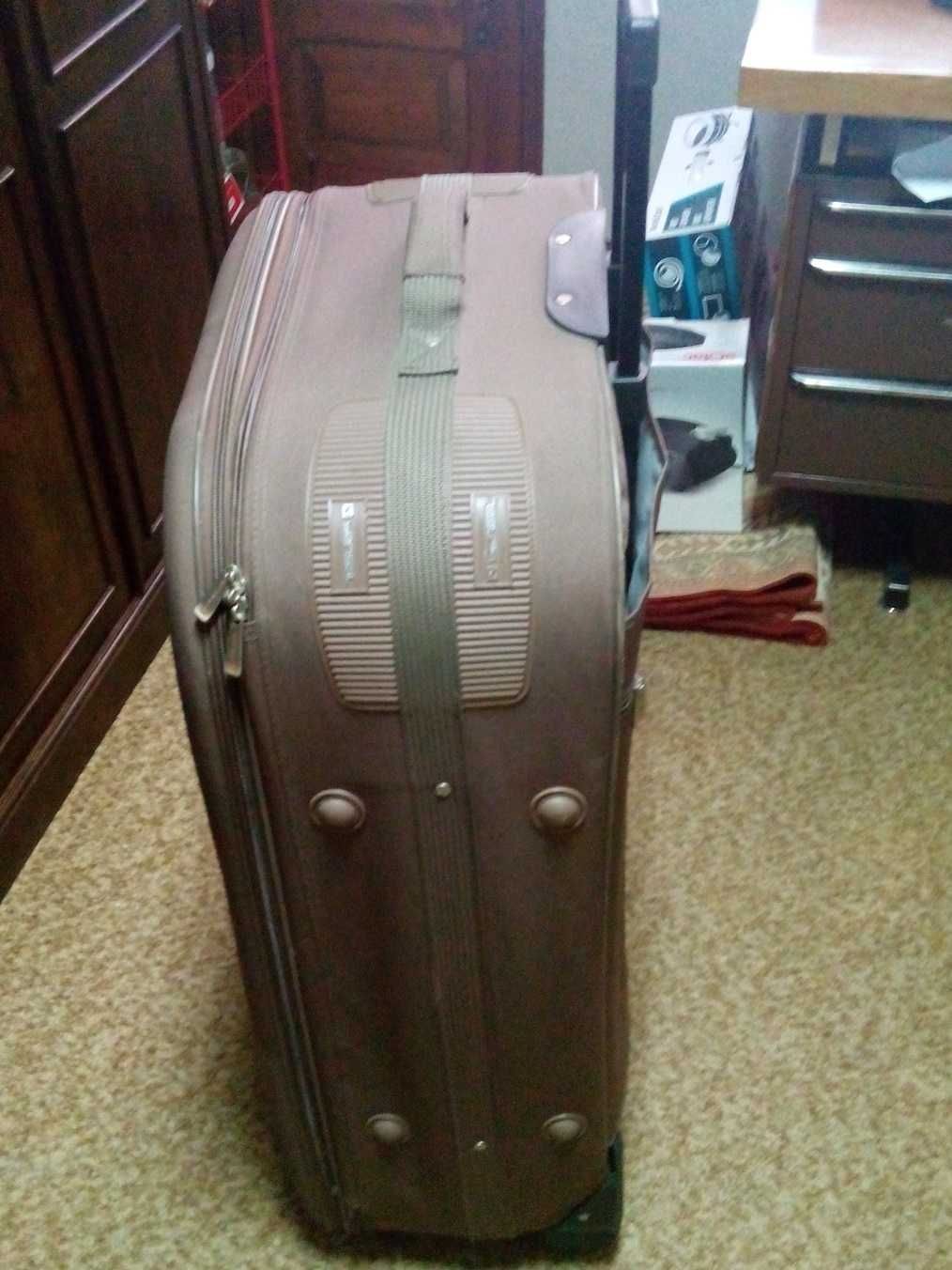 Mala de viagem extra grande, usada apenas uma vez