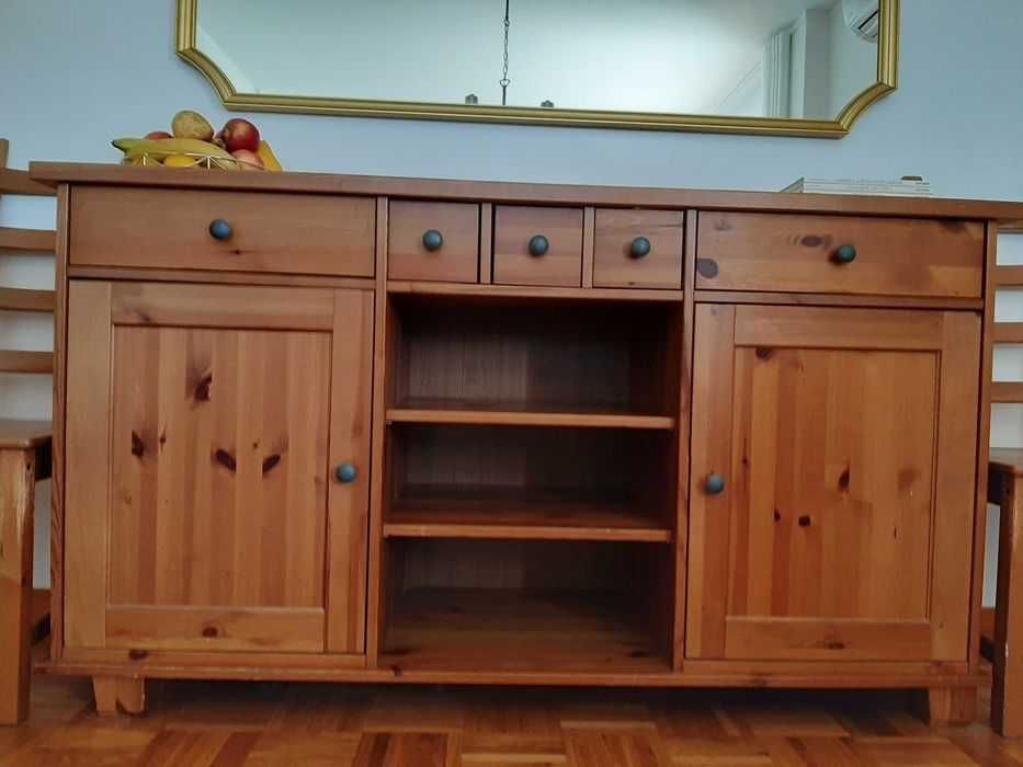 Aparador Ikea em pinho maciço