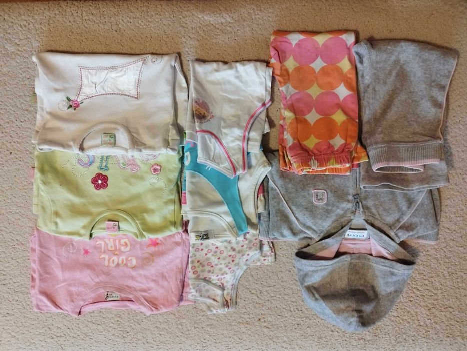 paczka 9 sztuk 3 podkoszulki 3 bezrękawniki dres spodnie 116-122