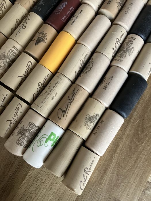 Korki z tworzywa sztucznego - 90 sztuk - różne kolory