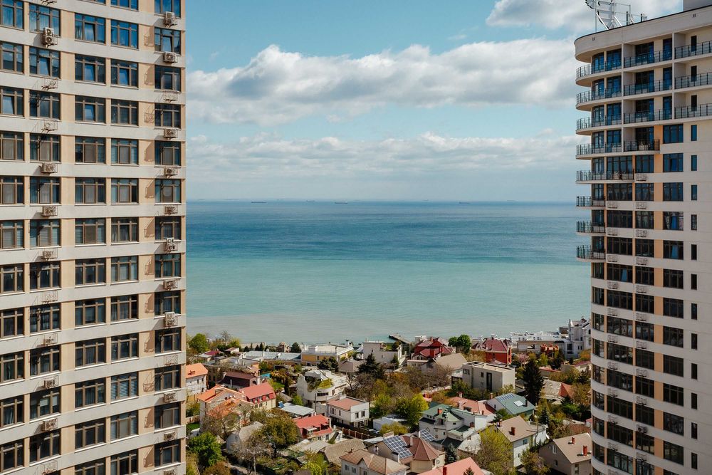 Сдам 2х комн квартиру 32 Жемчужина, без выселения на лето