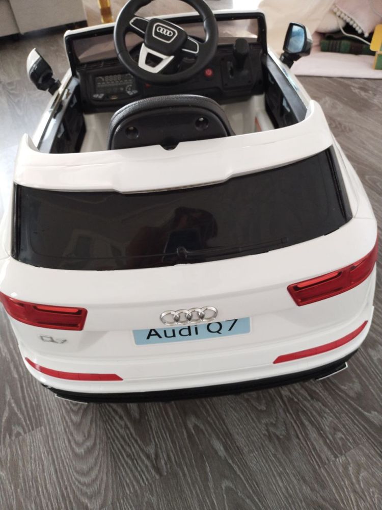Детский электромобиль AUDI Q7